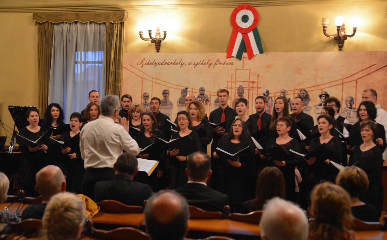 Főoldal Főoldal – Alla Breve